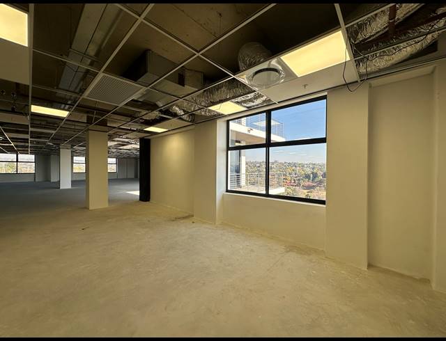 883M² OFFICE TO LET IN GLENADRIENNE